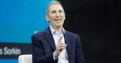 CEOs are trying to warn you: Use AI or else