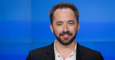 Dropbox CEO Drew Houston's favorite books on business and management include these 4 must-reads