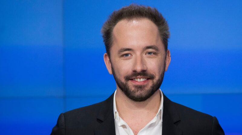Dropbox CEO Drew Houston's favorite books on business and management include these 4 must-reads
