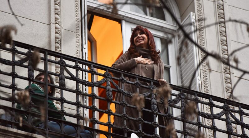 Ex-Argentinian President Cristina Fernandez de Kirchner given house arrest
