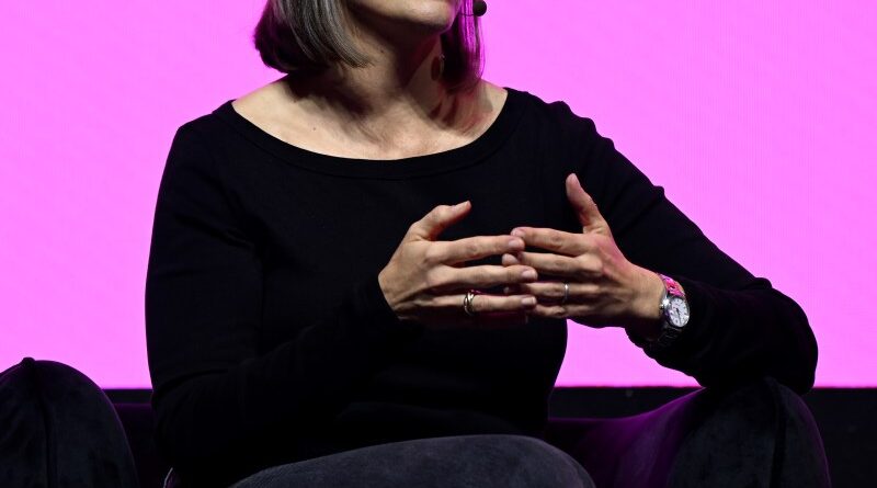 Hinge CMO Jackie Jantos hopes to help make Gen Zers less lonely  | TechCrunch