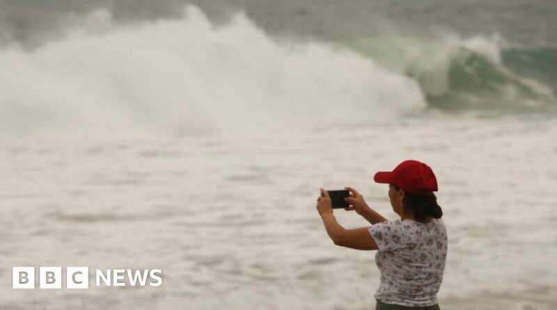 Hurricane Erick 'extremely dangerous' as it nears Mexico