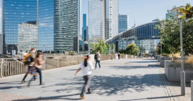 I had a corporate job in Paris. The French work norms and office culture felt so different from what I saw in the US. 