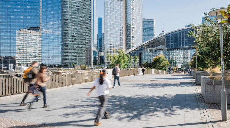 I had a corporate job in Paris. The French work norms and office culture felt so different from what I saw in the US.