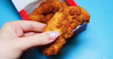 I tried chicken tender meals from McDonald's and Chick-fil-A. One chain served up juicier tenders.