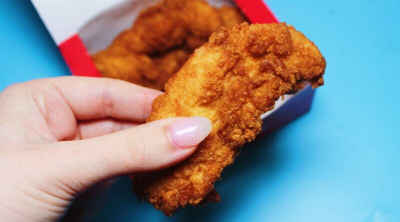 I tried chicken tender meals from McDonald's and Chick-fil-A. One chain served up juicier tenders.