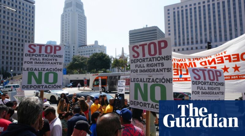 Ice agents use pepper spray and smoke grenades to disperse LA protesters