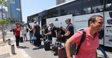 Israel begins flying home citizens stranded abroad by Iran conflict