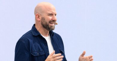 Meta's tech chief says it's time for Silicon Valley to embrace the military again