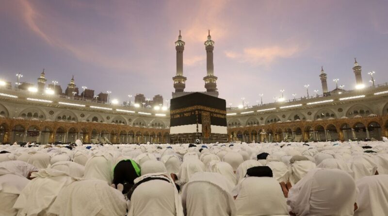 Million-plus pilgrims begin hajj under blazing sun
