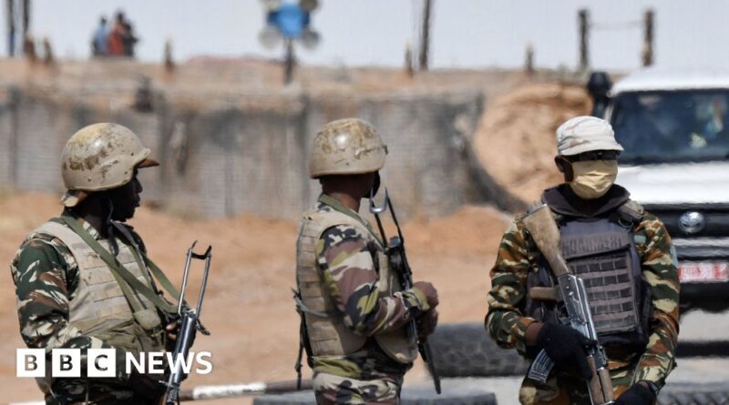 Niger attack: More than 200 gunmen on motorbikes storm army base in Banibangou