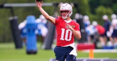 Patriots Quarterback Drake Maye Developing Into Second-Year Leader