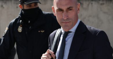 Rubiales to appeal fine for Hermoso forced kiss