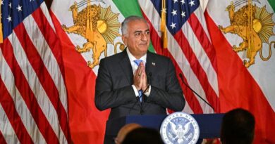 Son of late shah urges Iranians to break with Islamic republic