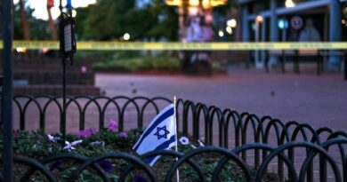Suspect in Colorado fire attack on Jewish protest faces 118 counts
