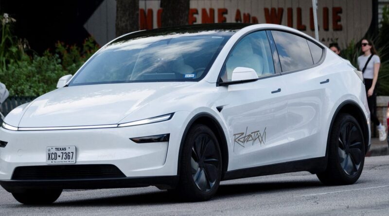 Tesla's robotaxi hit the streets of Austin. I watched 2 hours of videoed rides, and I have some thoughts.