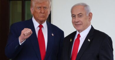 Trump defends Netanyahu, attacks Israeli prosecutors over corruption trial