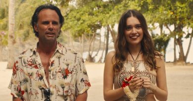 Walton Goggins finally explained why he unfollowed his 'White Lotus' costar Aimee Lou Wood