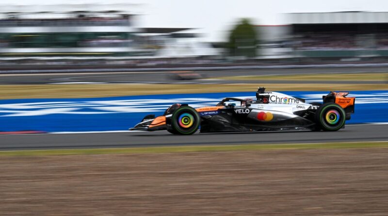 Apple is poised to win the rights to stream F1 races in the US. ESPN is bowing out.