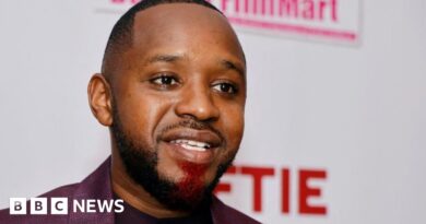 Boniface Mwangi: Kenyan activist faces terrorism charges over protests