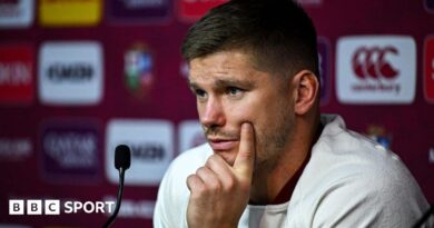 Owen Farrell in training