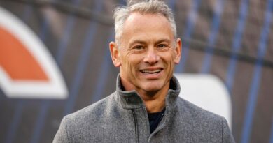 Chicago Cubs Reward Top Exec Jed Hoyer With Contract Extension