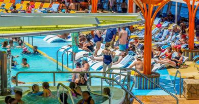 Disappointing photos show what it's actually like to go on a cruise