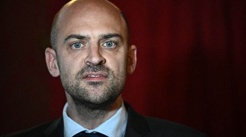France's top diplomat calls for foreign press access to Gaza