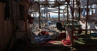 Gaza mourns those killed in Israeli strike on seafront cafe