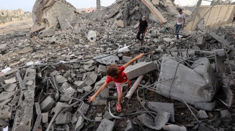 Hamas says Israeli troops sticking point in truce talks as Gaza pounded