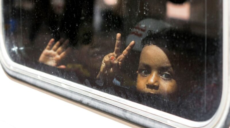 Hundreds of Sudanese refugees in Cairo take up chance to return home for free