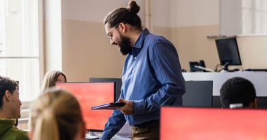 I've been an English teacher for 20 years, and my students are now relying on AI to do everything. It's making my job impossible.