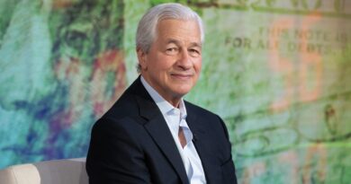 JPMorgan kicks off earnings with a surprise gain in dealmaking
