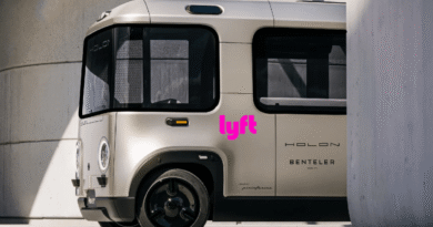 Lyft to add autonomous shuttles in 2026 as Uber inks more self-driving deals | TechCrunch