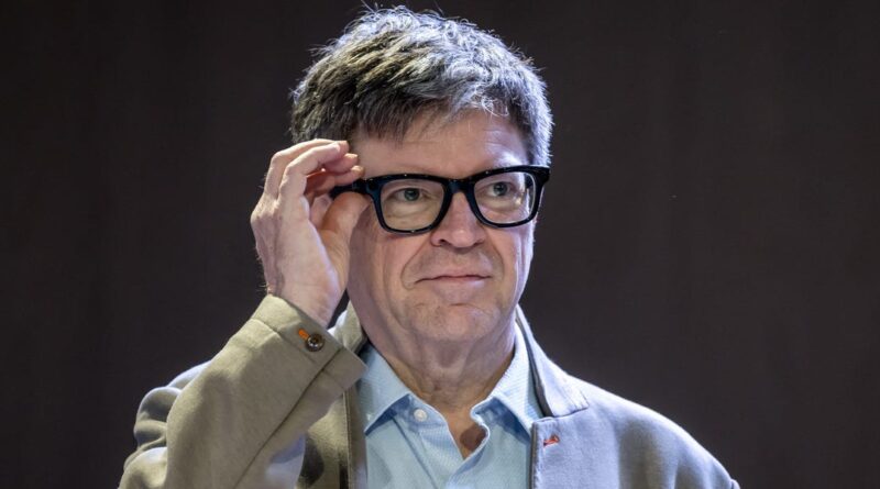 Meta chief AI scientist Yann LeCun clarifies his role after the company hires another chief AI scientist