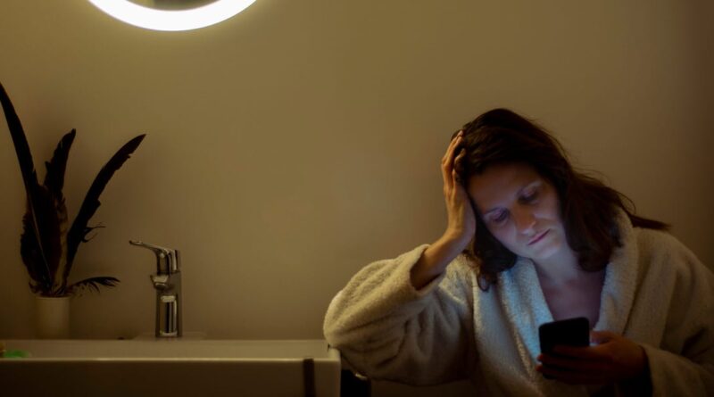 My daughter went on a cell-phone-free weekend trip. It was surprisingly harder on me than on her.