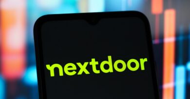 Nextdoor redesigns app with AI recommendations, local news, and real-time emergency alerts | TechCrunch