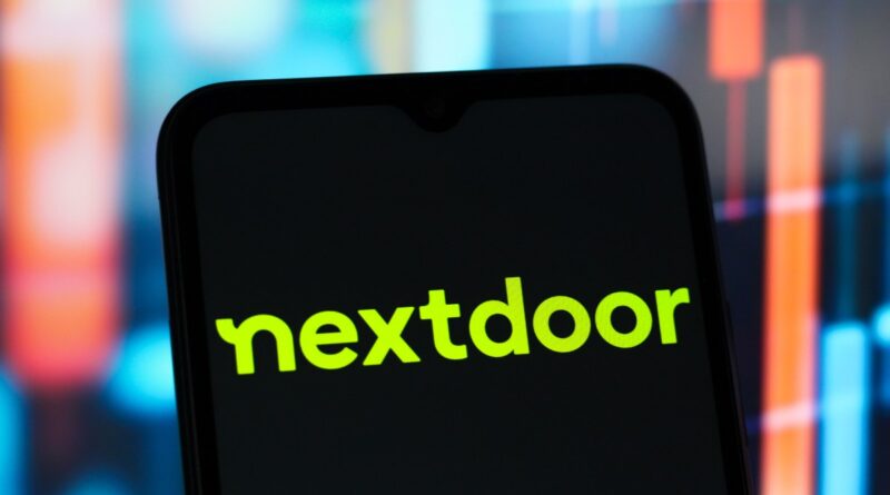 Nextdoor redesigns app with AI recommendations, local news, and real-time emergency alerts | TechCrunch