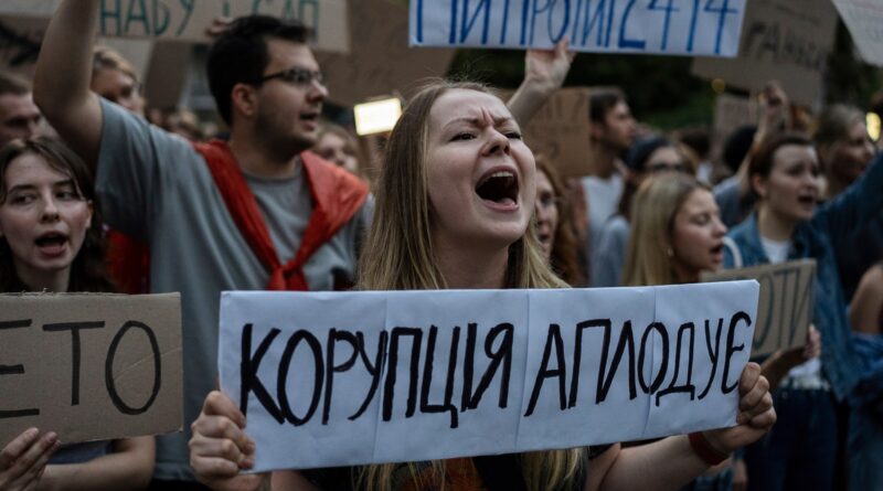 Photos: Ukraine protests as Zelenskyy moves to curb anticorruption agencies