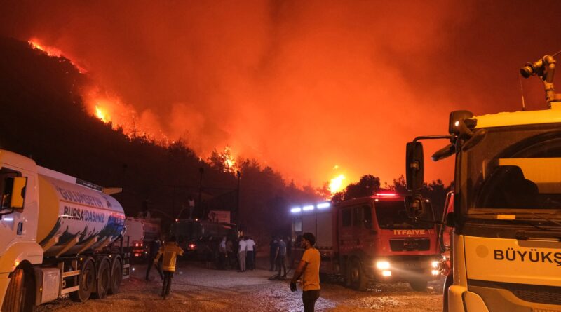Photos: Wildfires threaten Turkiye’s fourth-largest city