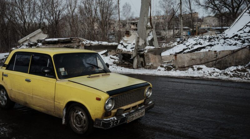 Russia's biggest carmaker is eyeing a 4-day workweek because sales are doing so poorly