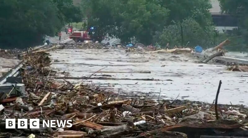 Several killed as flash flooding hits central Texas
