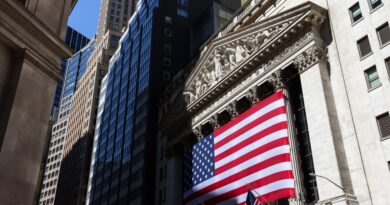 Stocks hit fresh all-time highs as strong earnings continue to power market rally