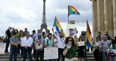 Syrians protest Sweida killings in London, Paris