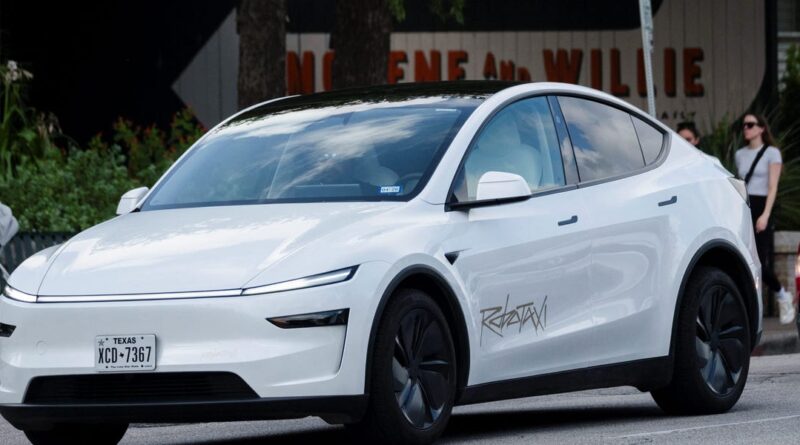 Tesla updates Robotaxi app users about California launch