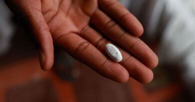 US funding cuts could reverse decades of gains in AIDS fight: UN
