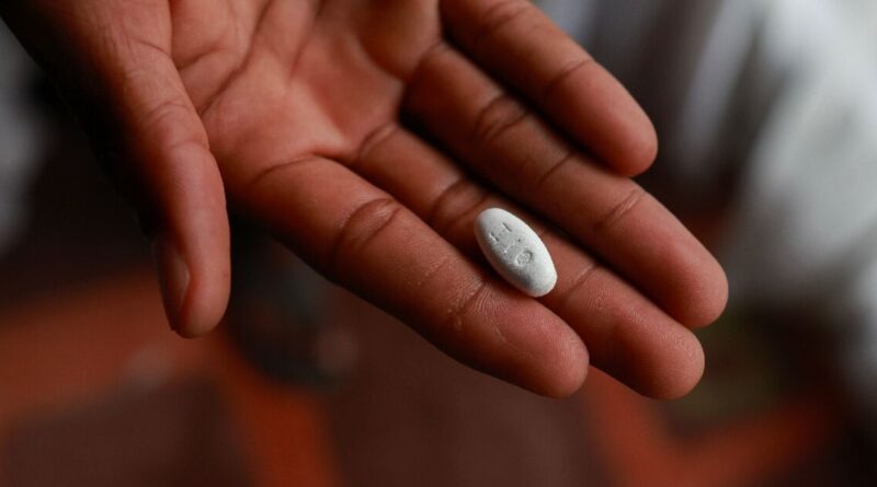US funding cuts could reverse decades of gains in AIDS fight: UN