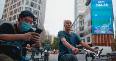 US secures trade deal with Vietnam as negotiations continue with S Korea