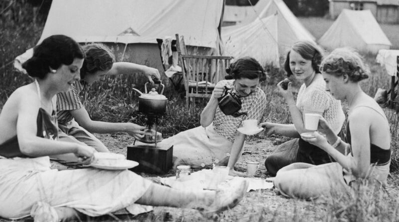 30 vintage photos show how different camping used to be