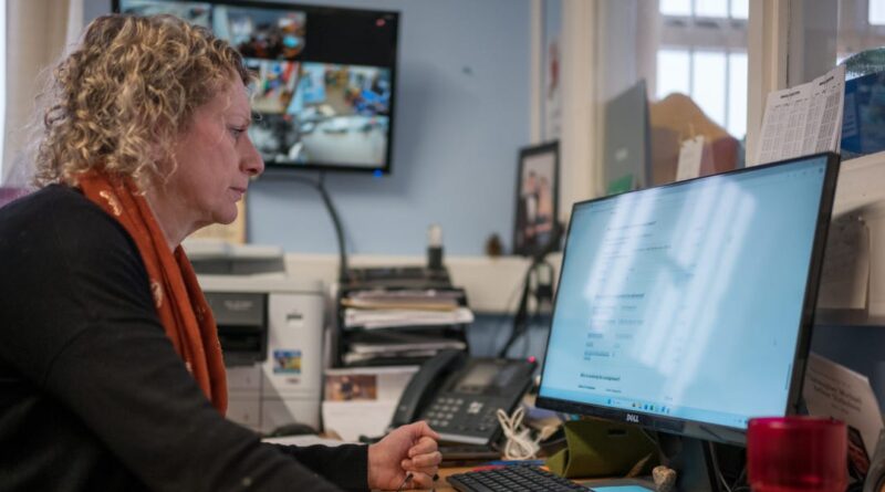 AI will augment high-skilled jobs but hit clerical work hardest, Australia's government predicts
